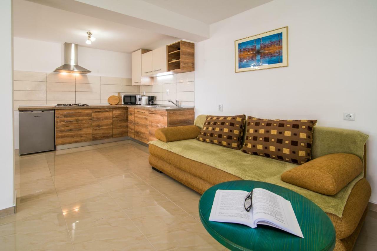 Holiday House Rosalia With Seaview And Swimming Pool Suzan Exteriör bild